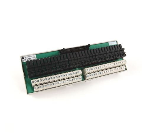 1492-XIMTS4024-32R. 40-Pin Relay IFM 24VDC 32 Relays